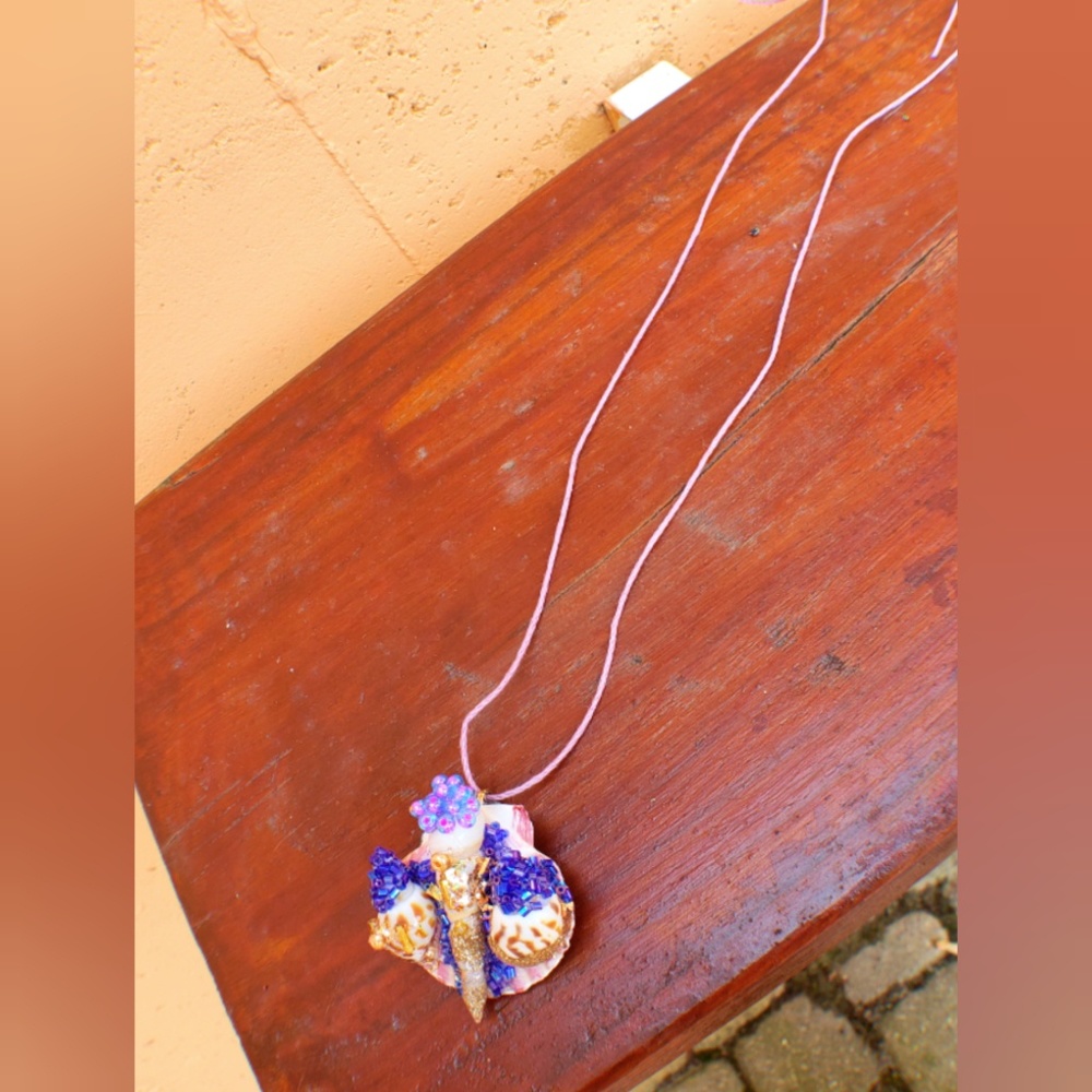 Seashell Necklace - Picture 4 of 4
